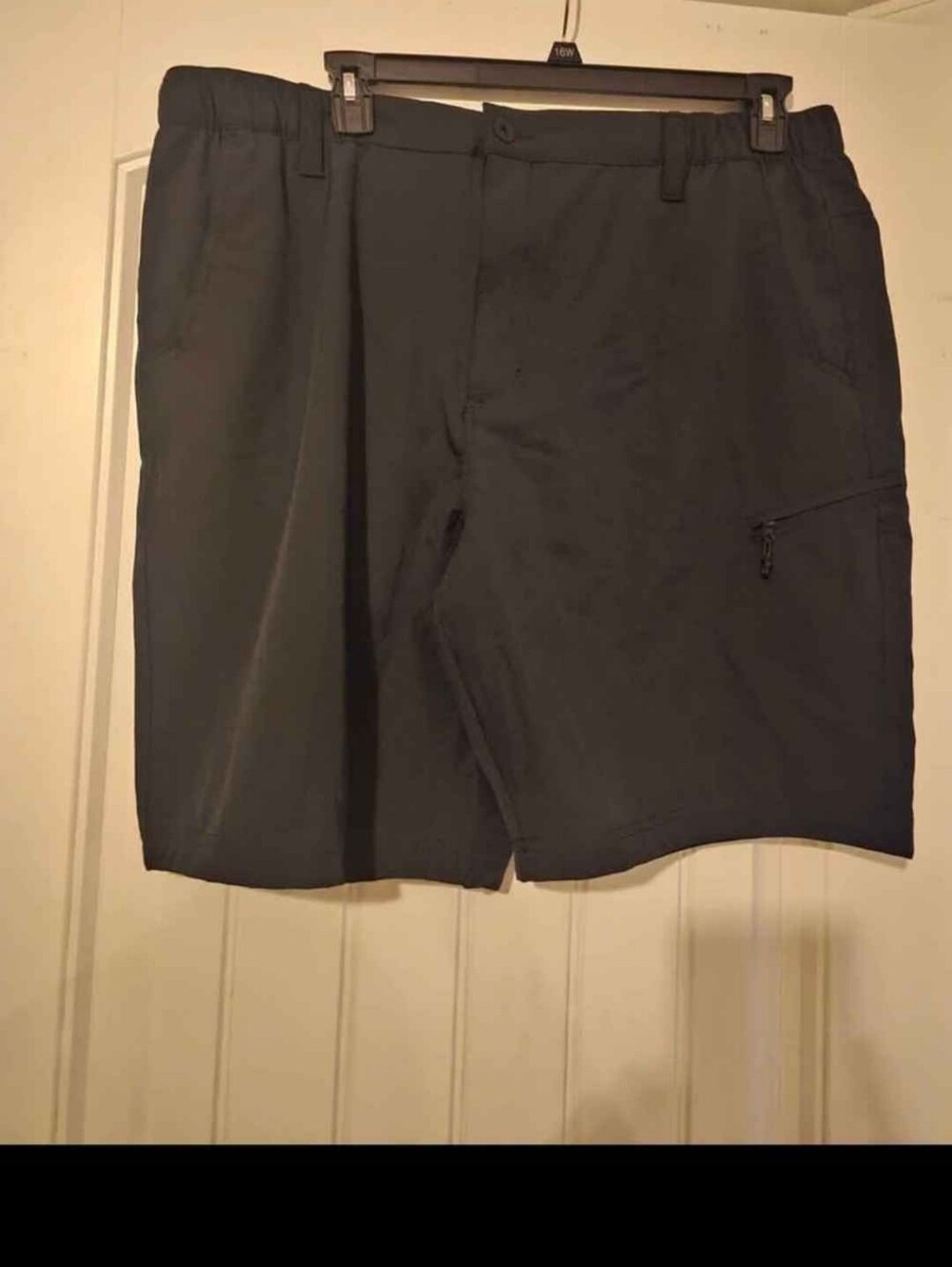 New mens size 38 tech short (regular fit 9 inch seam) color ⚫️ black!